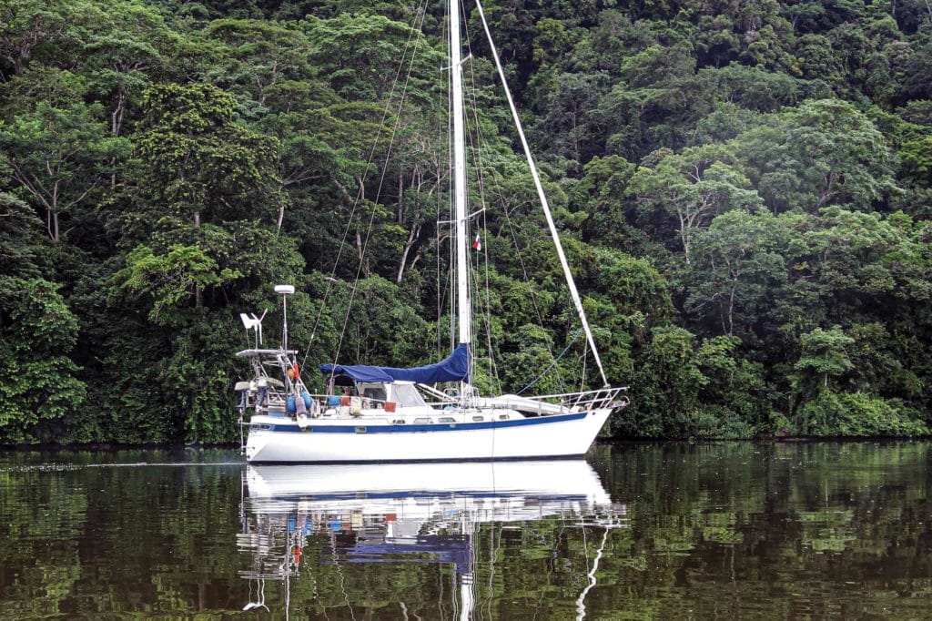 peaceful cruise through the jungle along the Chagres River