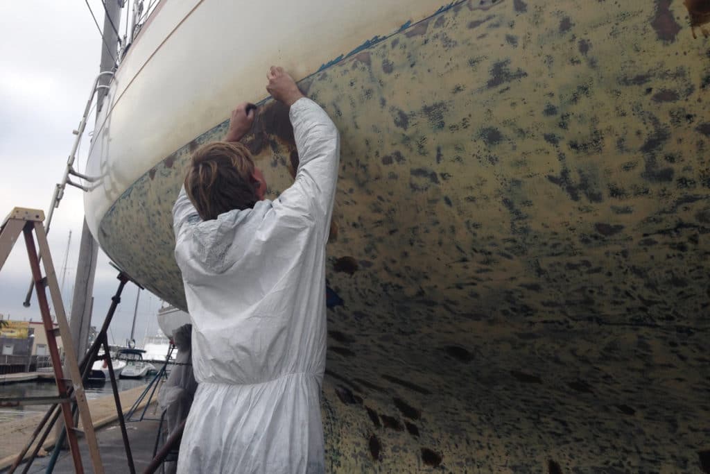 removing bottom paint from a boat