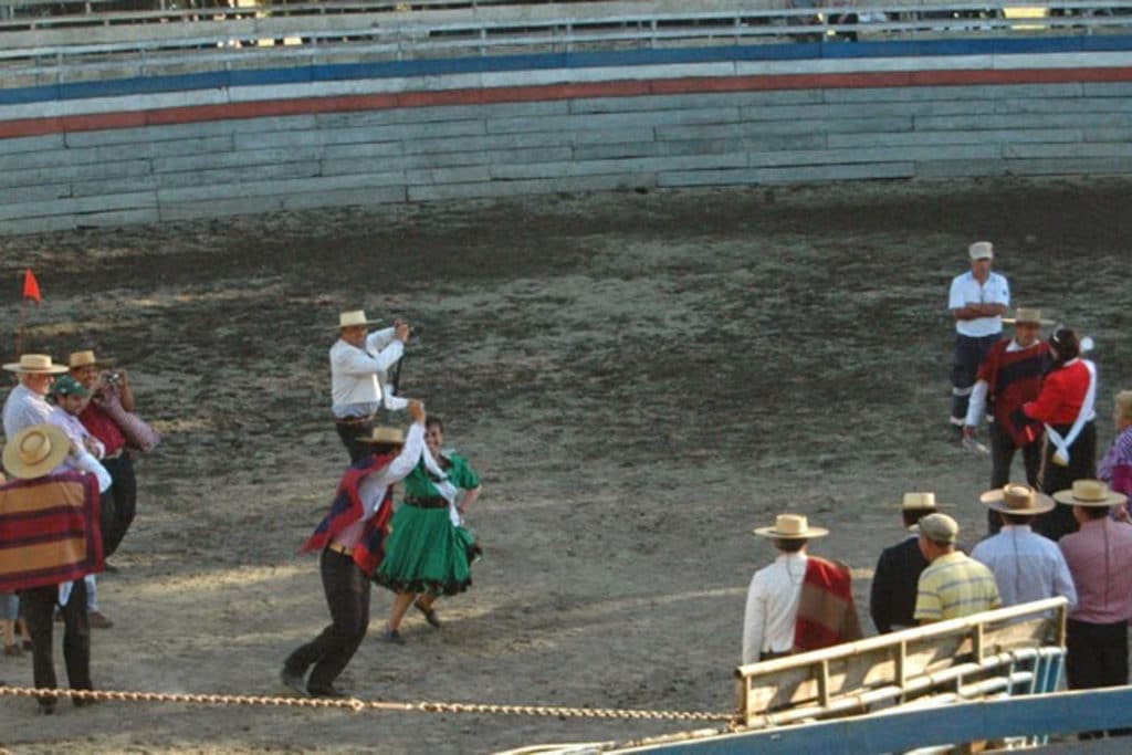 The victors dancing the cueca