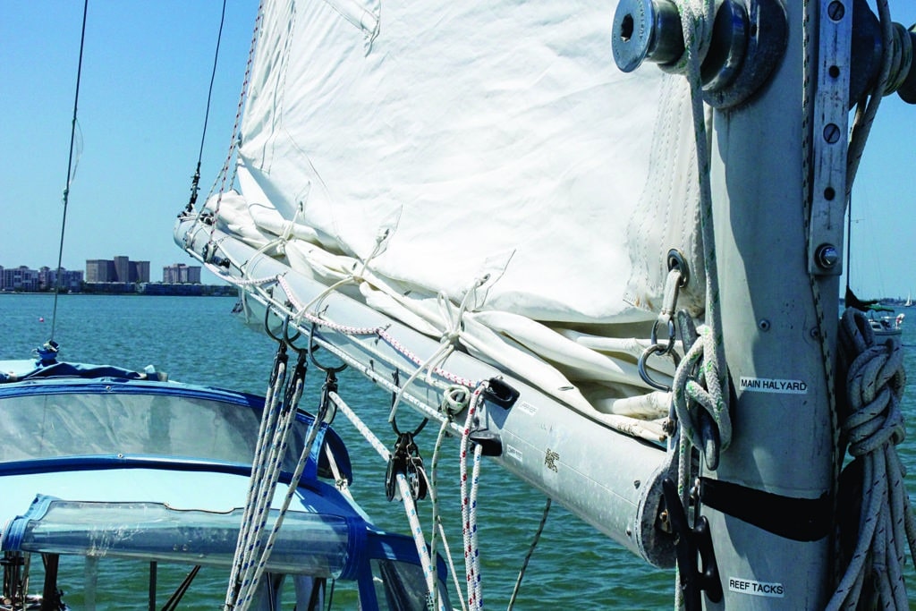 reefing knot sailboat