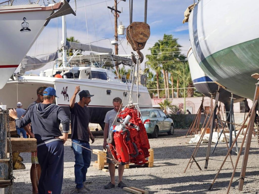 Cabrales Boatyard's crew