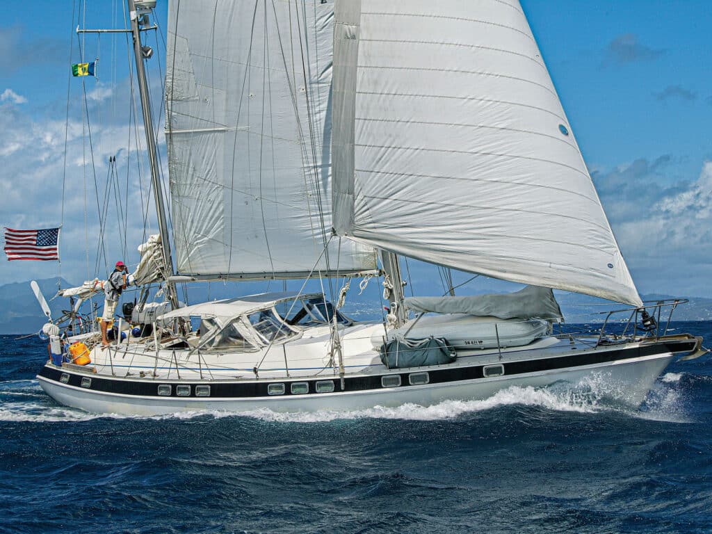 Growltiger sailing in Bequia