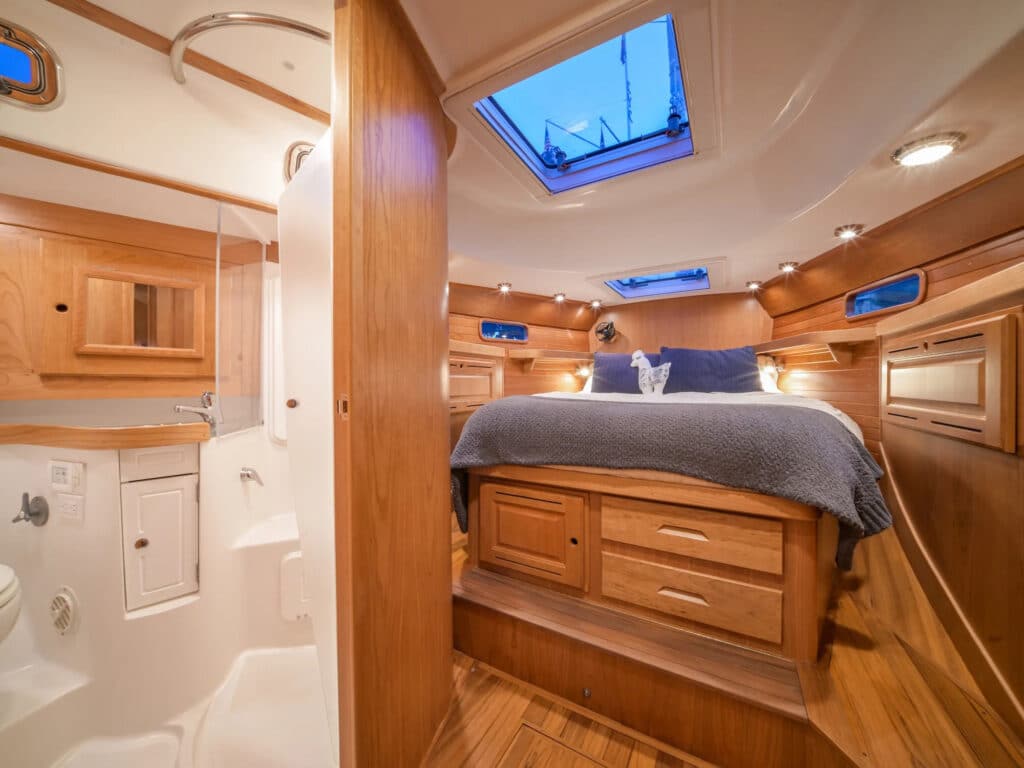 Tartan 455 cabin