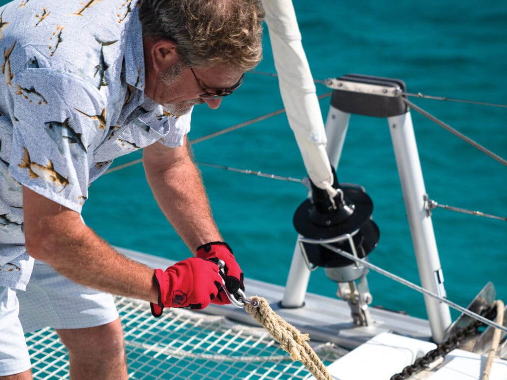 Securing a catamaran at dock