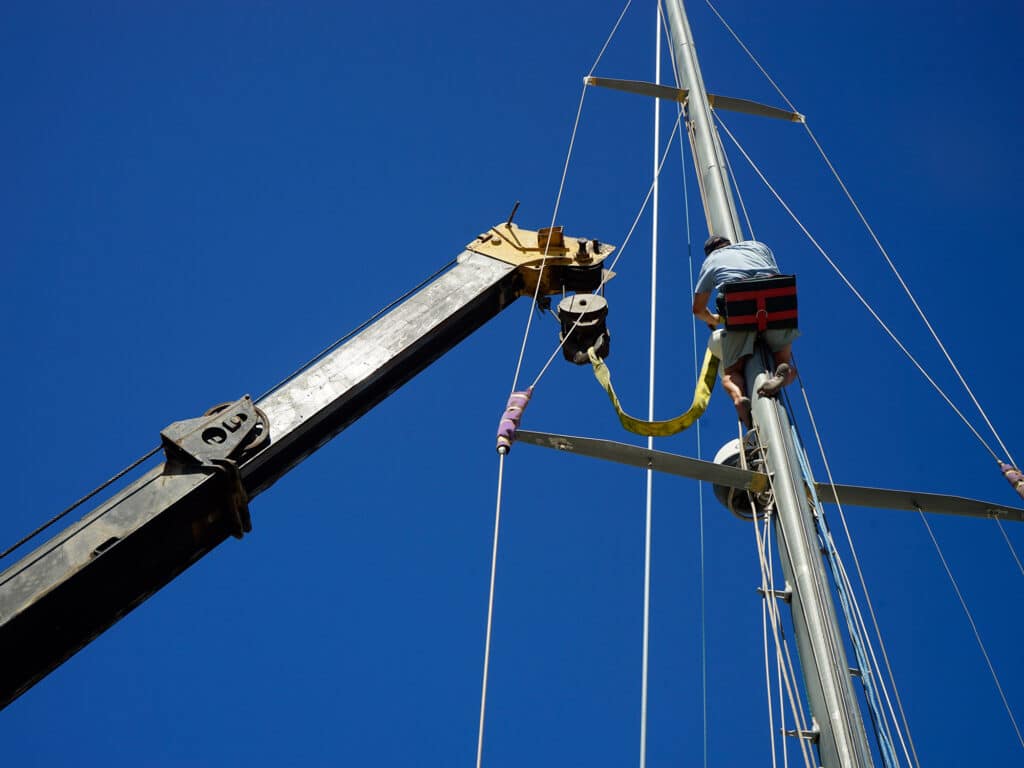Pulling up the mast on Totem