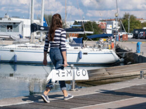 Woman carrying RemigoOne