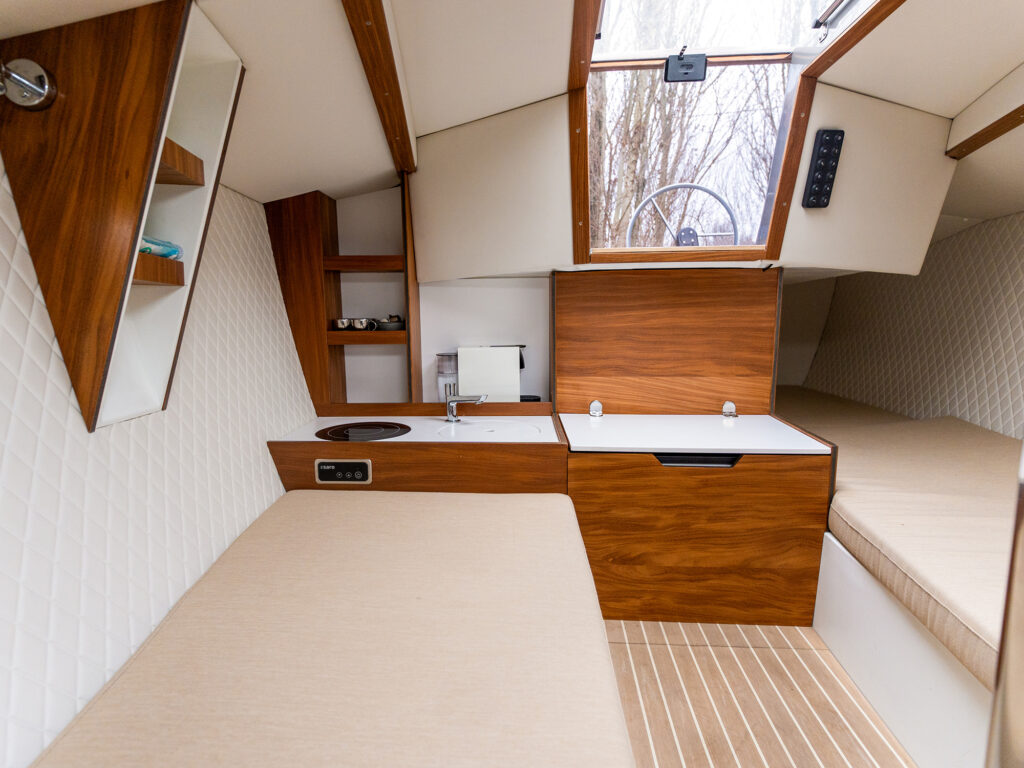 Domani S32 Lounge aft interior