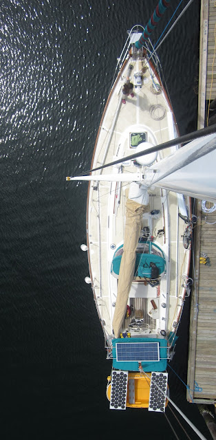 Climbing the mast