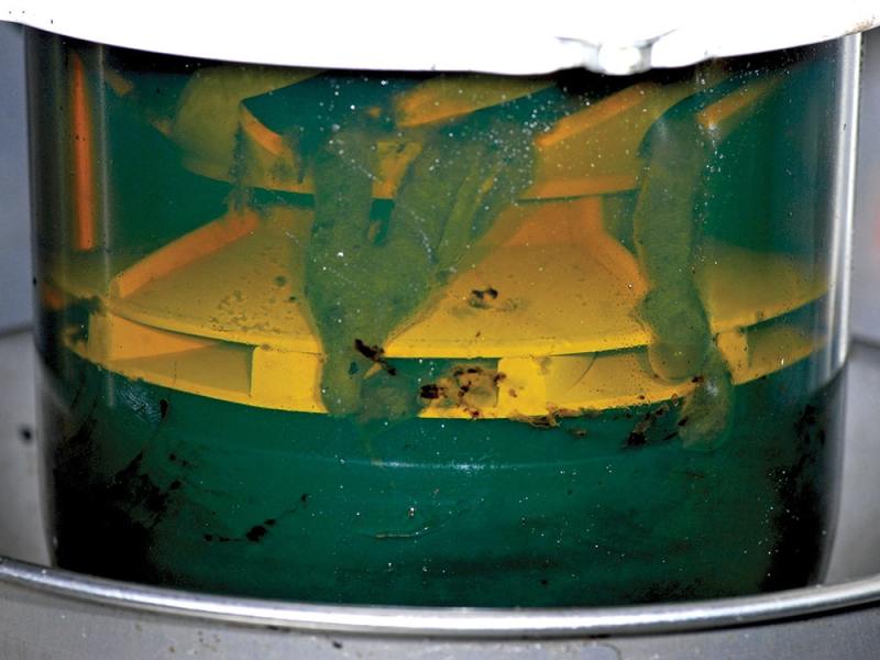 Heavily fouled primary fuel filter