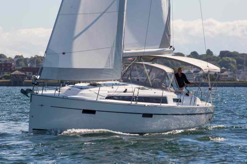 Bavaria Cruiser 37