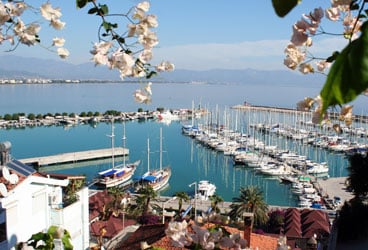 With lots of neighbors, the Goodlanders have settled into winter mode at Turkey’s Setur Finike Marina.