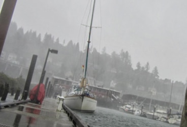 Del Viento- storm This was Del Viento on her lee dock during the September storm in Astoria. In the few times we were aboard and checking the anemometer, it gusted to 60 knots, but it seemed higher other times.