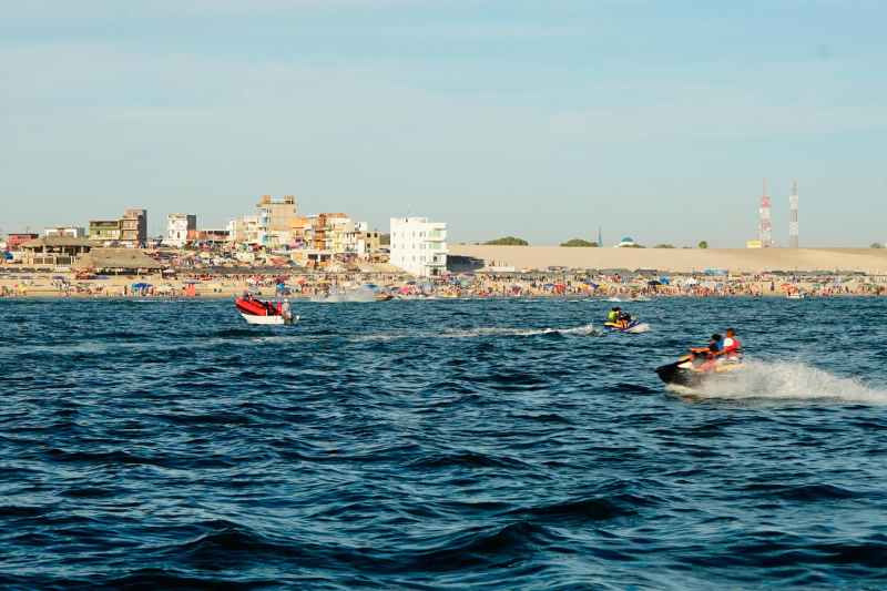 jet skiers in Peñasco
