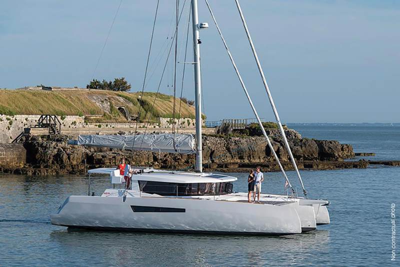 Trimaran Yacht Charter