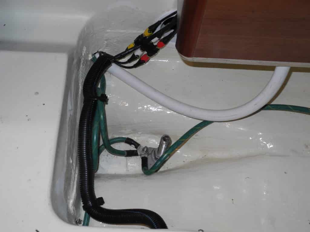 yellow and red connectors