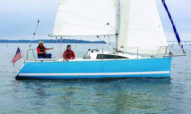 The Catalina 275 is a nifty and versatile sportboat that also has features and options you’d expect to find on a full-fledged cruiser, including an inboard diesel, an enclosed head with shower, and even a wet locker.