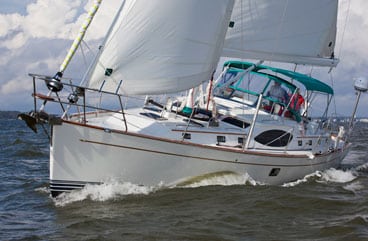 Passport Vista 545 CC "You'd be hard pressed to find an equivalent yacht in this size range at twice the price." -Ed Sherman