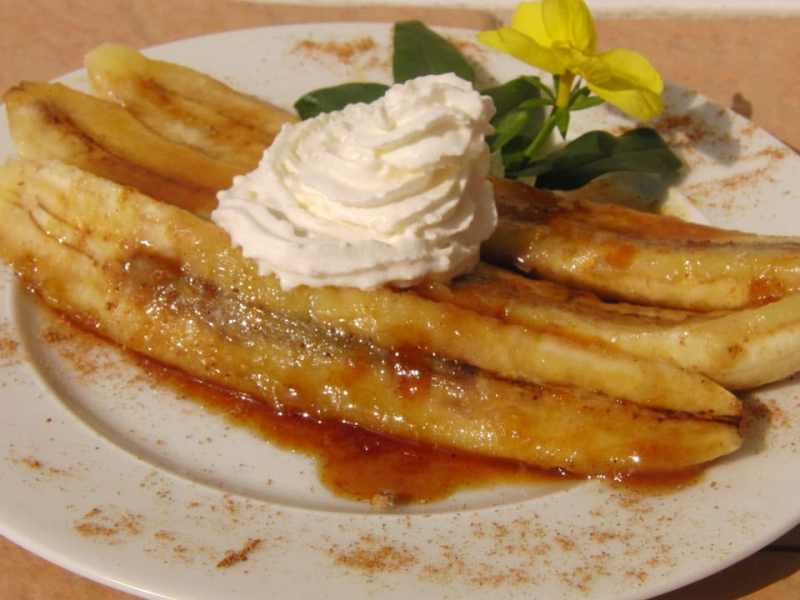 Bananas in Sweet Rum Sauce
