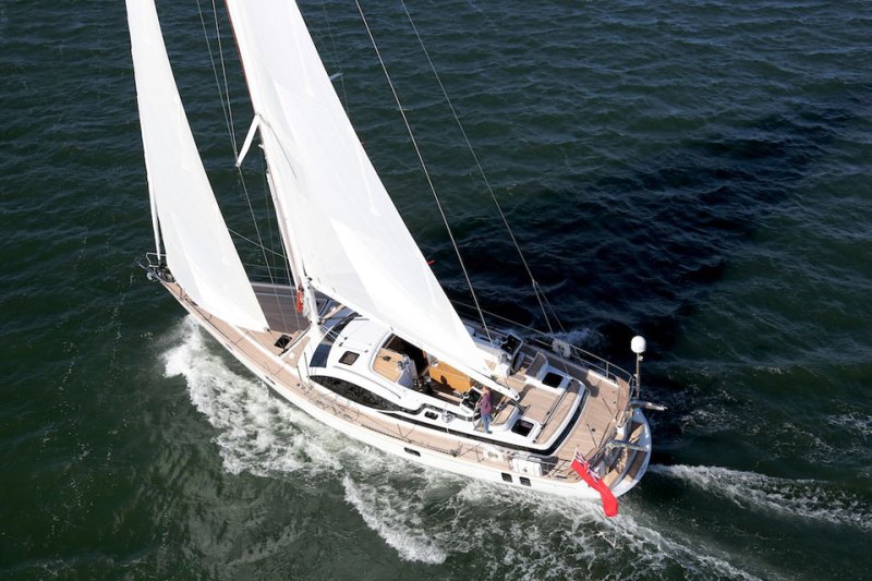 Discovery 57 sailing