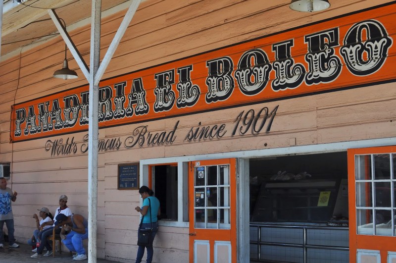 dsc_0295 Everyone raves about this bakery. My guess is that it was good back when the French were here, but that when they left, all the bakers went with them--and they didn't leave any bread-making instructions behind.