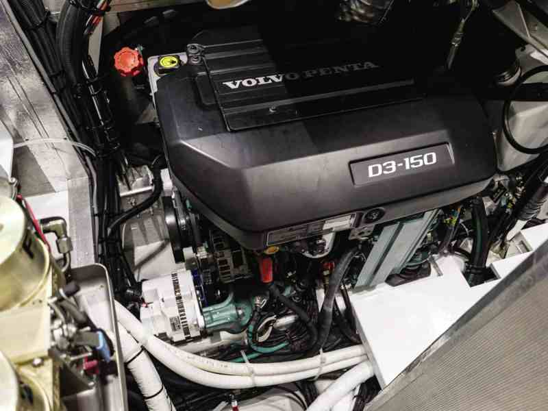 CRW0522_HOS3_02_Edit engine