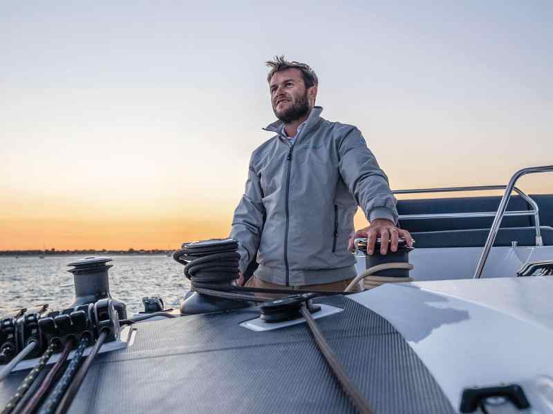 FP-Aura-51-Smart-Electric-01694 Sailor on a Fountaine Pajot Aura 51