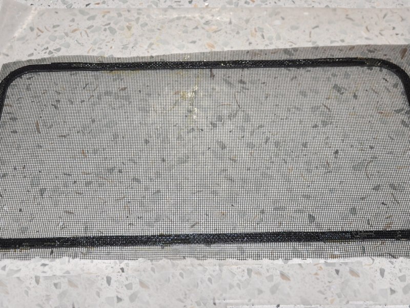 Trimming the mesh with scissors