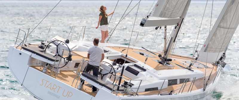 R_Lead Barefoot Yachts charter