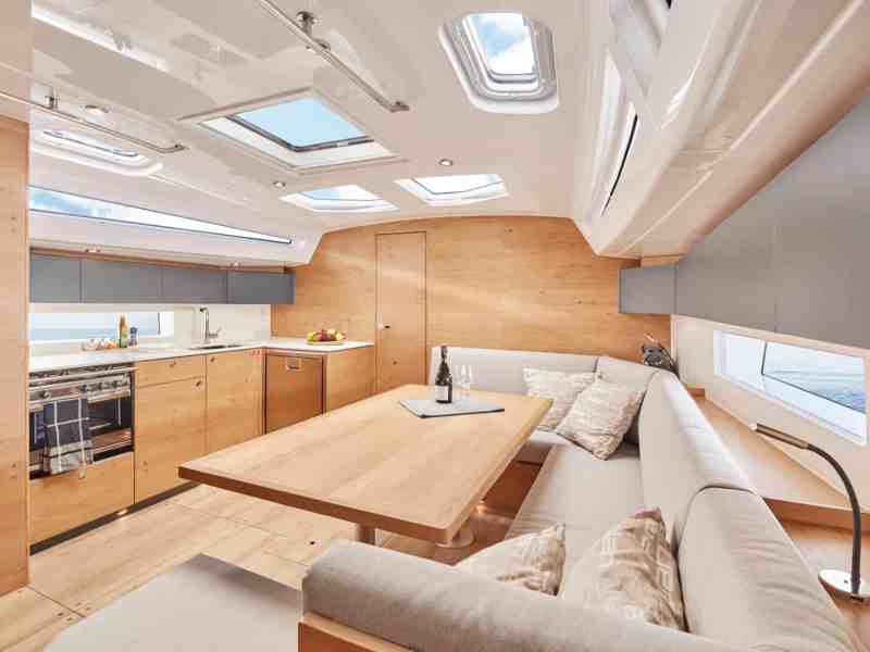 Elan Impression 43 saloon