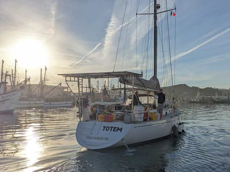 Motoring away- photo Marc Blaquiere Totem leaving the dock