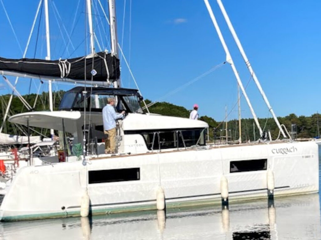 Lagoon 40 leaving the dock