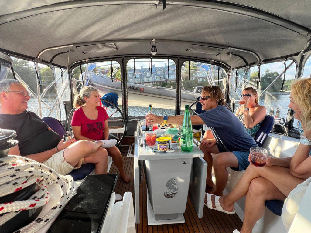 2018 Beneteau Oceanis 41.1 deck