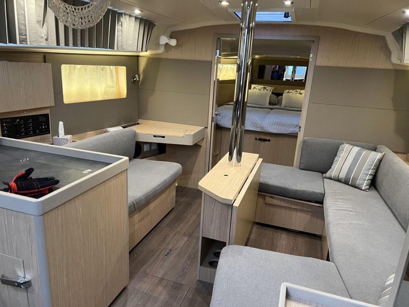 2018 Beneteau Oceanis 41.1 galley