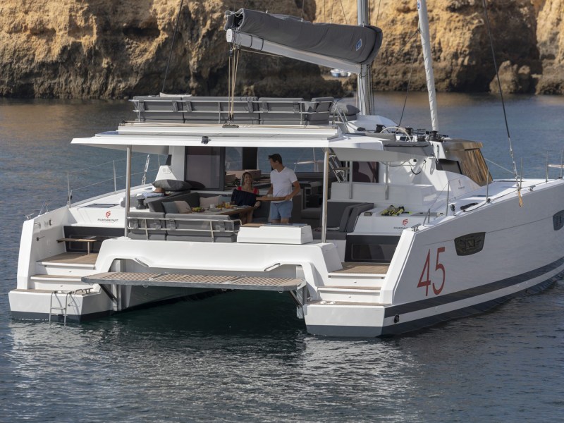 Rear of the Elba 45 on the water