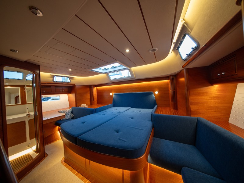Hallberg-Rassy 57 stateroom
