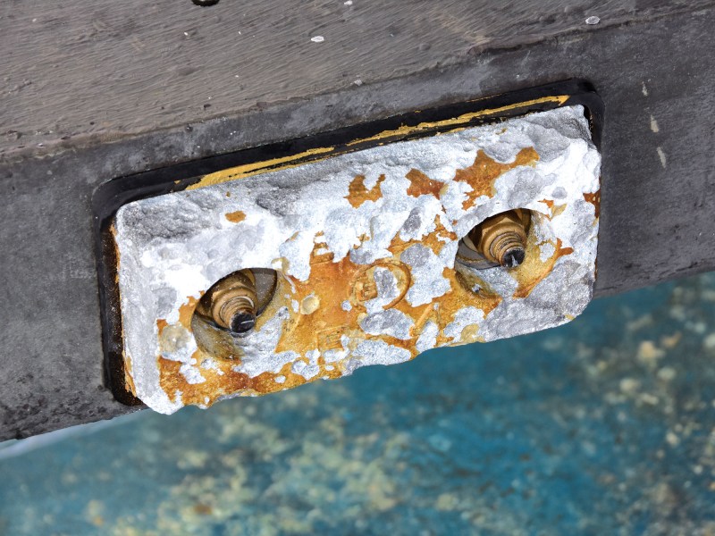 073119_785 Zinc anode underwater becoming corroded