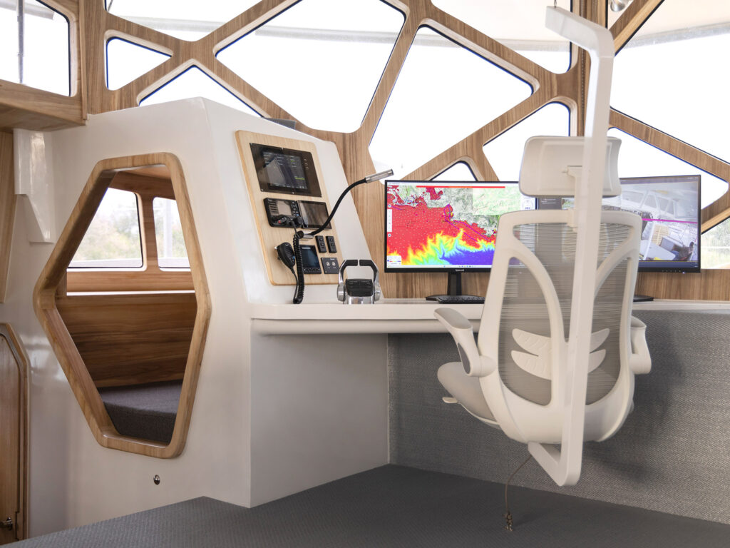 Tortue 147 Nav station