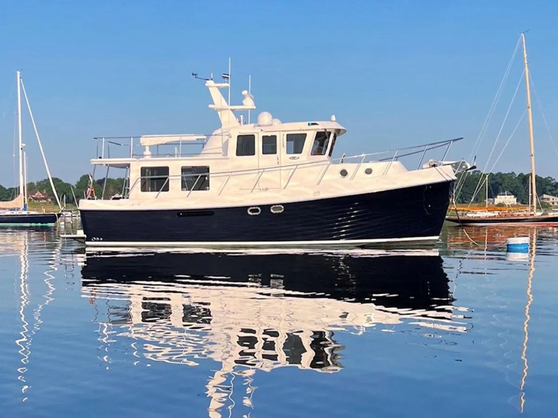2006-american-tug-41-power-9777043-20250517074747287-1_XLARGE-copy Seaglass at anchor