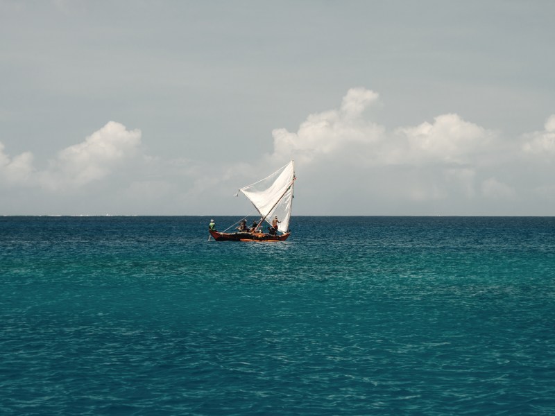 DSC03913 Sailing canoe near Lamotrek Island