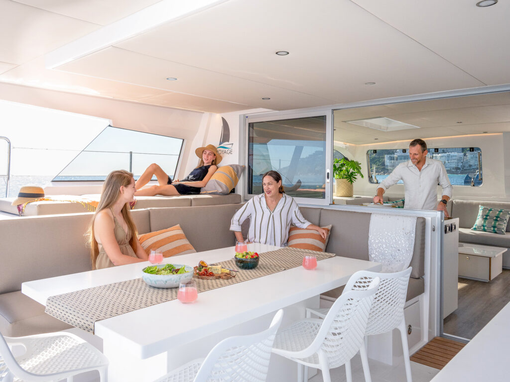VOYAGE 510 galley
