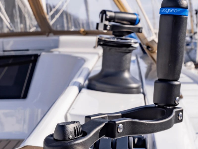 Flipper winch handle
