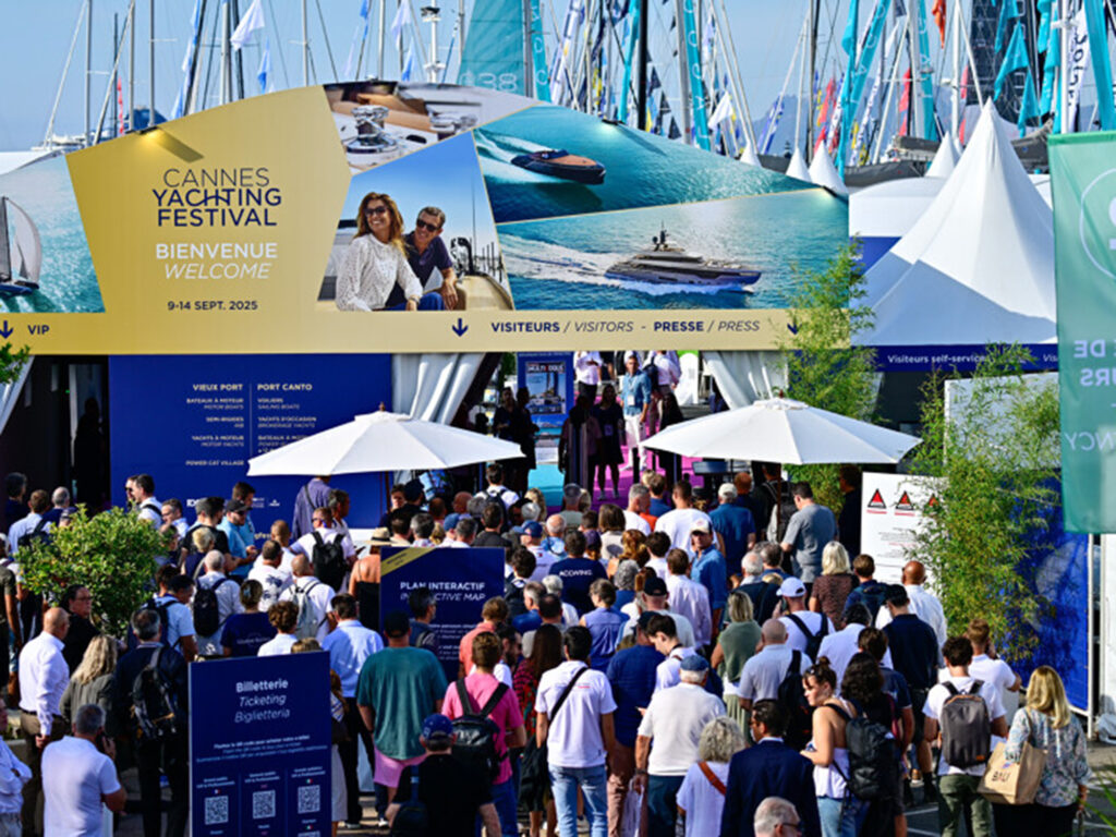 Cannes Yachting Festival, entrance