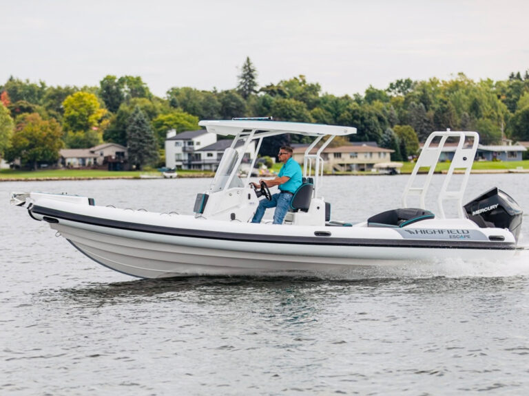 Highfield Escape 750 on the water