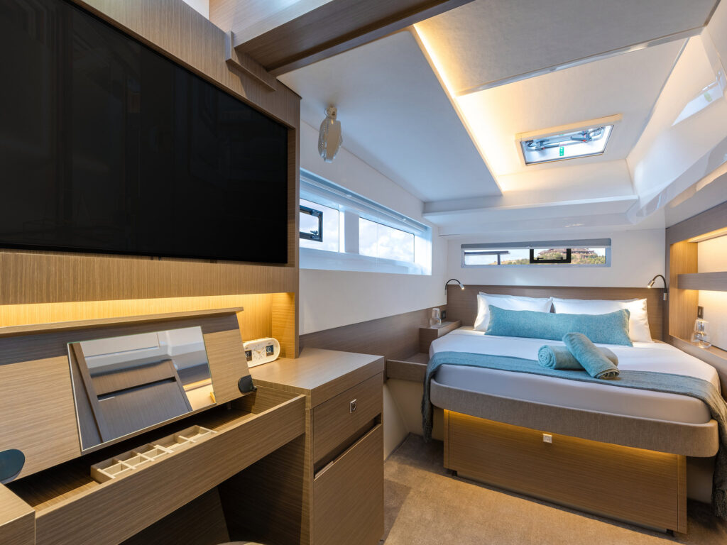 Leopard 52 Owner's Cabin