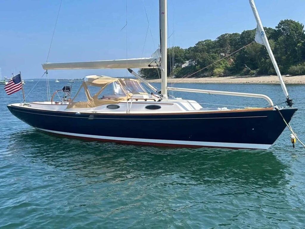 2011 Alerion Express 33