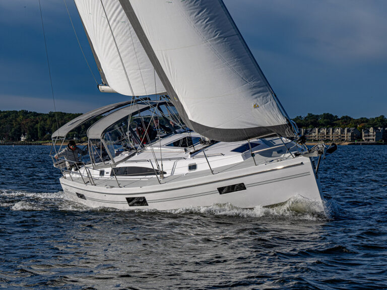 Catalina 356 on the water
