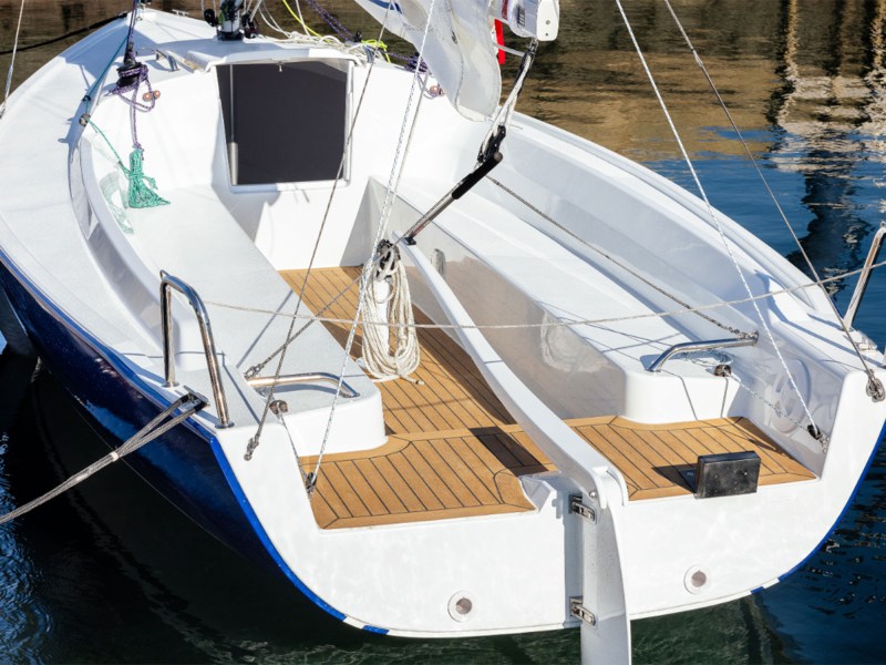 J/7 aft