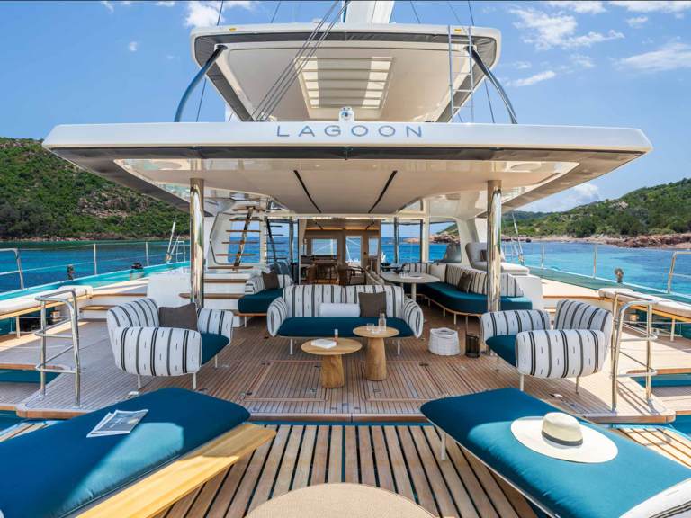 lagoon-yacht Spirit of Ponant II aft