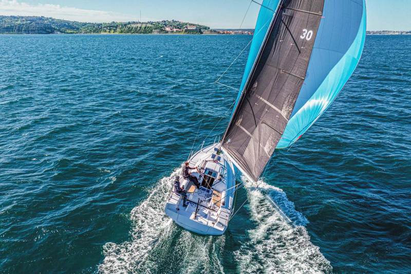 Beneteau First 30