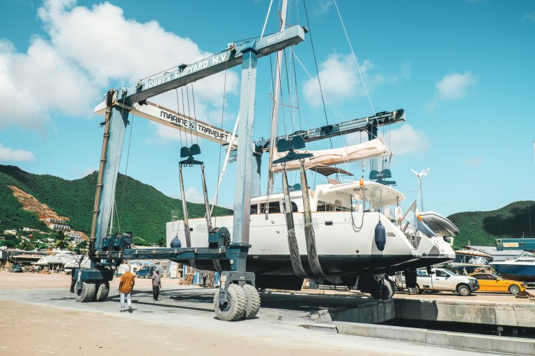 AdobeStock_525193165 Catamaran on a hoist